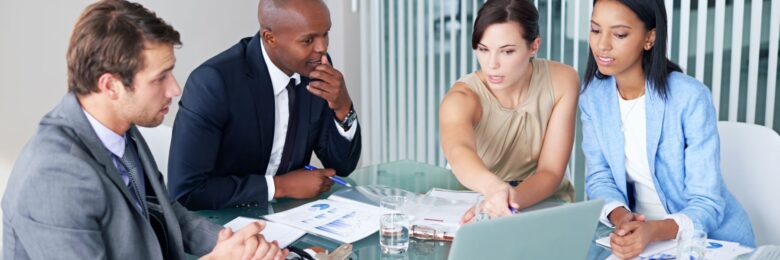 Bildungsstau im Mittelstand - Corona hat auch die Bildungsbranche hart erwischt - Der Wirtschaft fehlen realistische Kursangebote