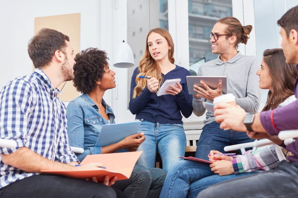 Raus aus dem Homeoffice – Kommunikationstrainings, um die Sinne zu wecken, den Sprachschatz zu aktivieren, das Onboarding des Büroalltags zu meistern